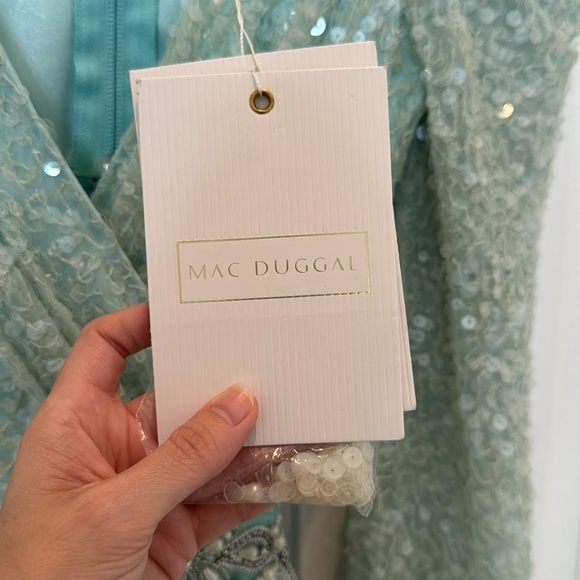 NWT Mac Duggal 5745 Sequined Faux Wrap Cut Out Puff Sleeve Gown Size 4 - Picture 12 of 14